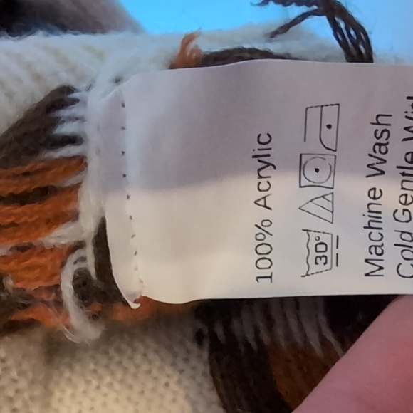 NWOT shein sweater 100% acrylic - Picture 4 of 4